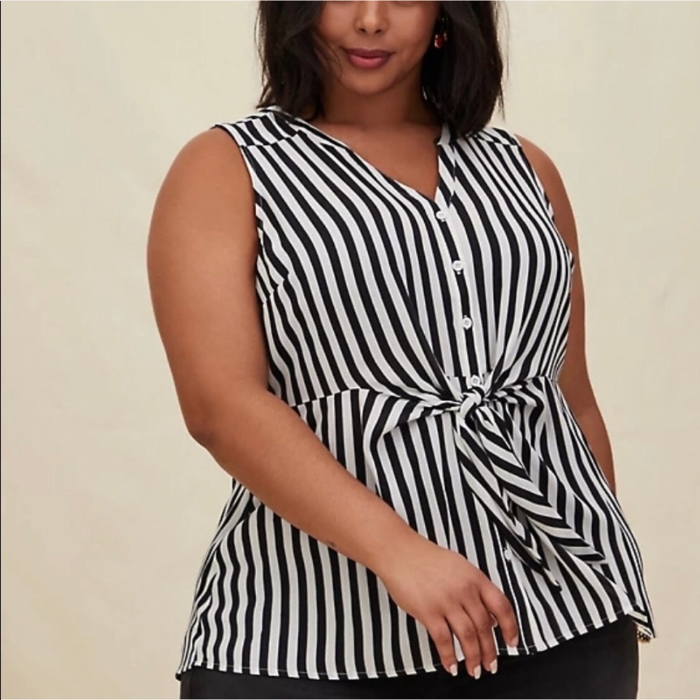 Torrid Sleeveless Blouse Sz.1